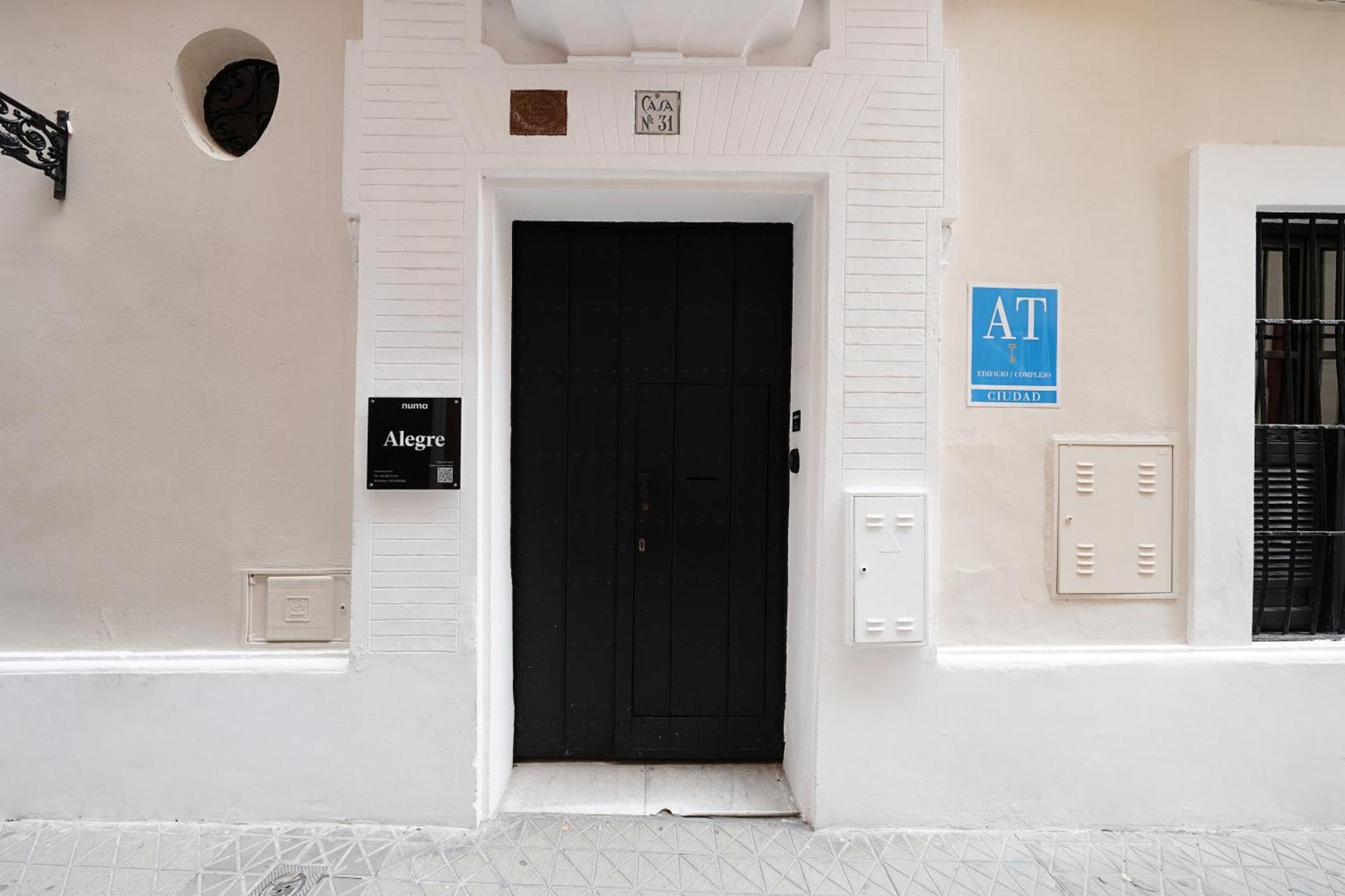 Numa I Alegre Apartments Seville Exterior photo